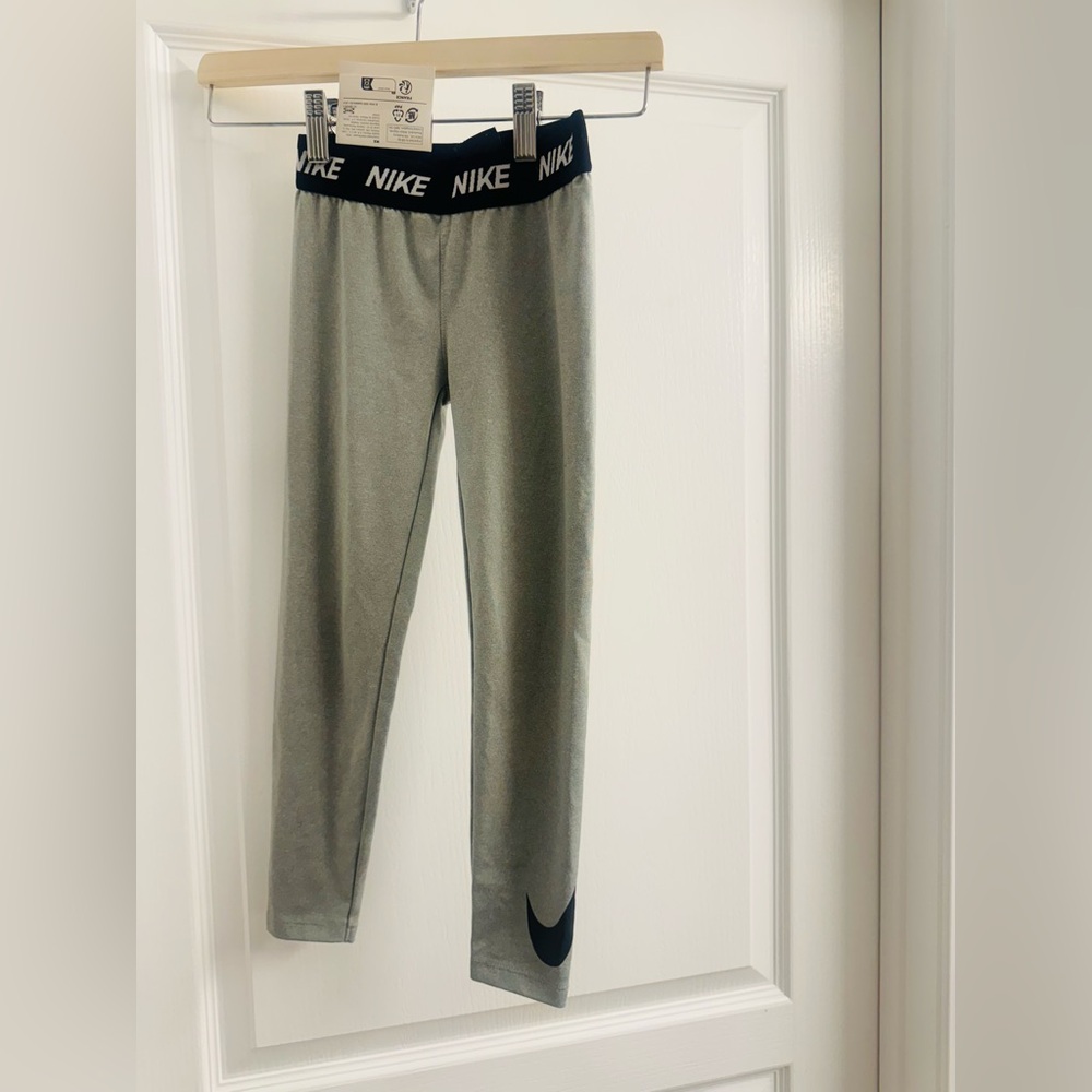 Nike Kids Gray dri-fit Leggings. Kids 6x